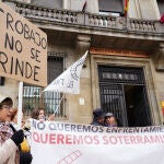 Concentración para reivindicar el soterramiento del tren a su paso por el municipio convocada por la plataforma por el soterramiento de San Andrés del Rabanedo