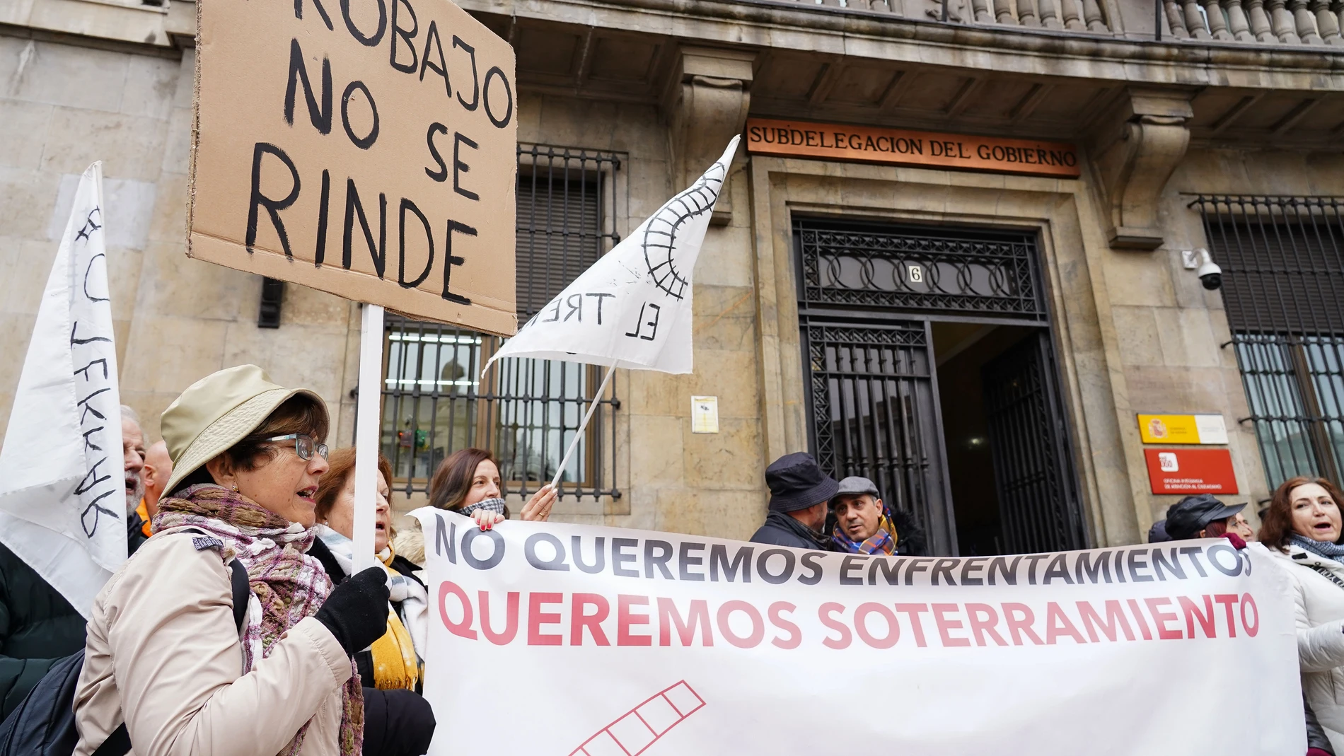 Concentración para reivindicar el soterramiento del tren a su paso por el municipio convocada por la plataforma por el soterramiento de San Andrés del Rabanedo