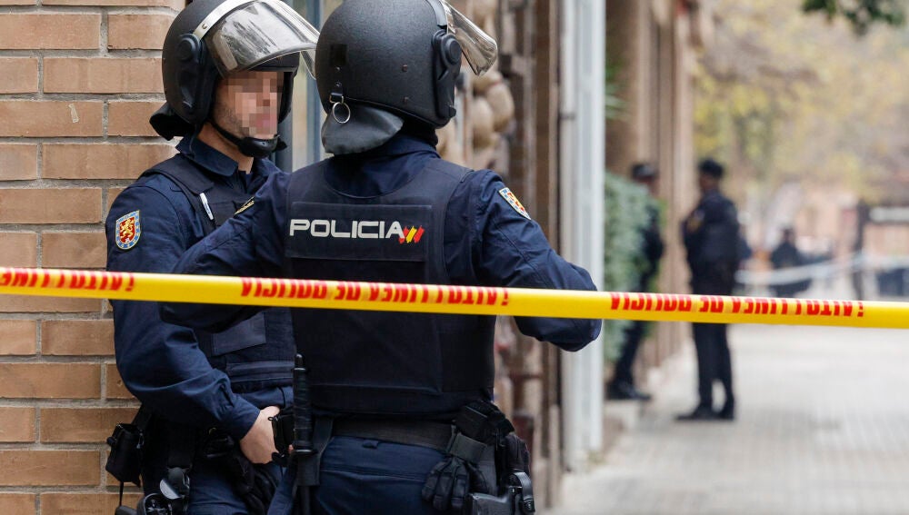 Un hombre se atrinchera en su casa del barrio de Benimaclet de Valencia