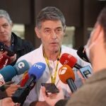 El jefe del Servicio de Microbiología del Hospital Universitario Río Hortega y director del Centro Nacional de la Gripe de Valladolid, José María Eiros, informa sobre la situación actual de la incidencia de los virus respiratorios en Castilla y León