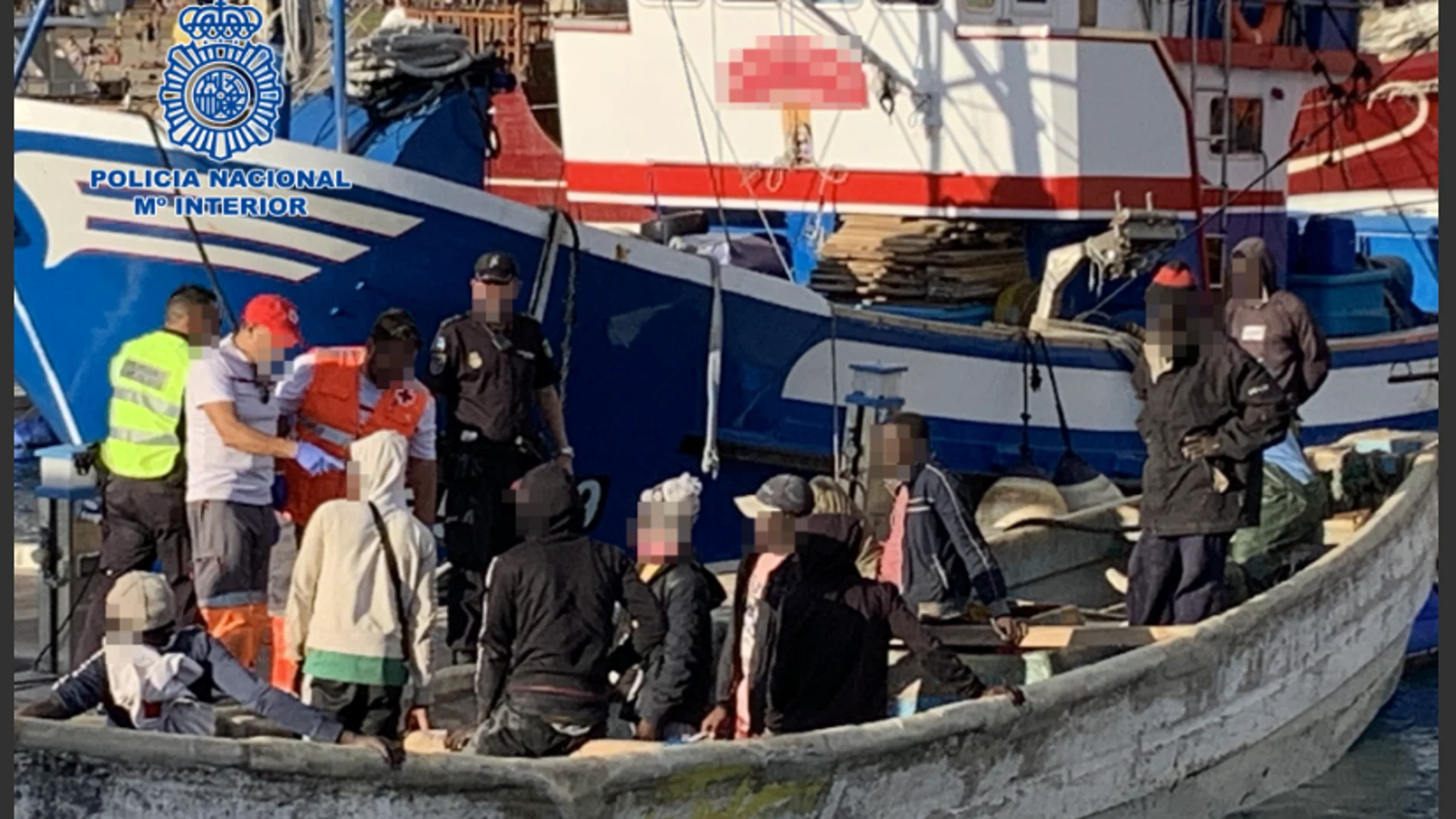 Uno de los cayucos llegados a Canarias