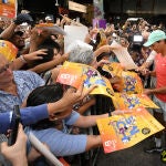 Nadal firma autógrafos en Brisbane