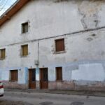 Borrado de las pintadas en casa de los Ulayar
