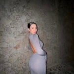 Alba Díaz con vestido de brillos