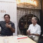 Rafa Lahuerta, en una charla literaria con lectores