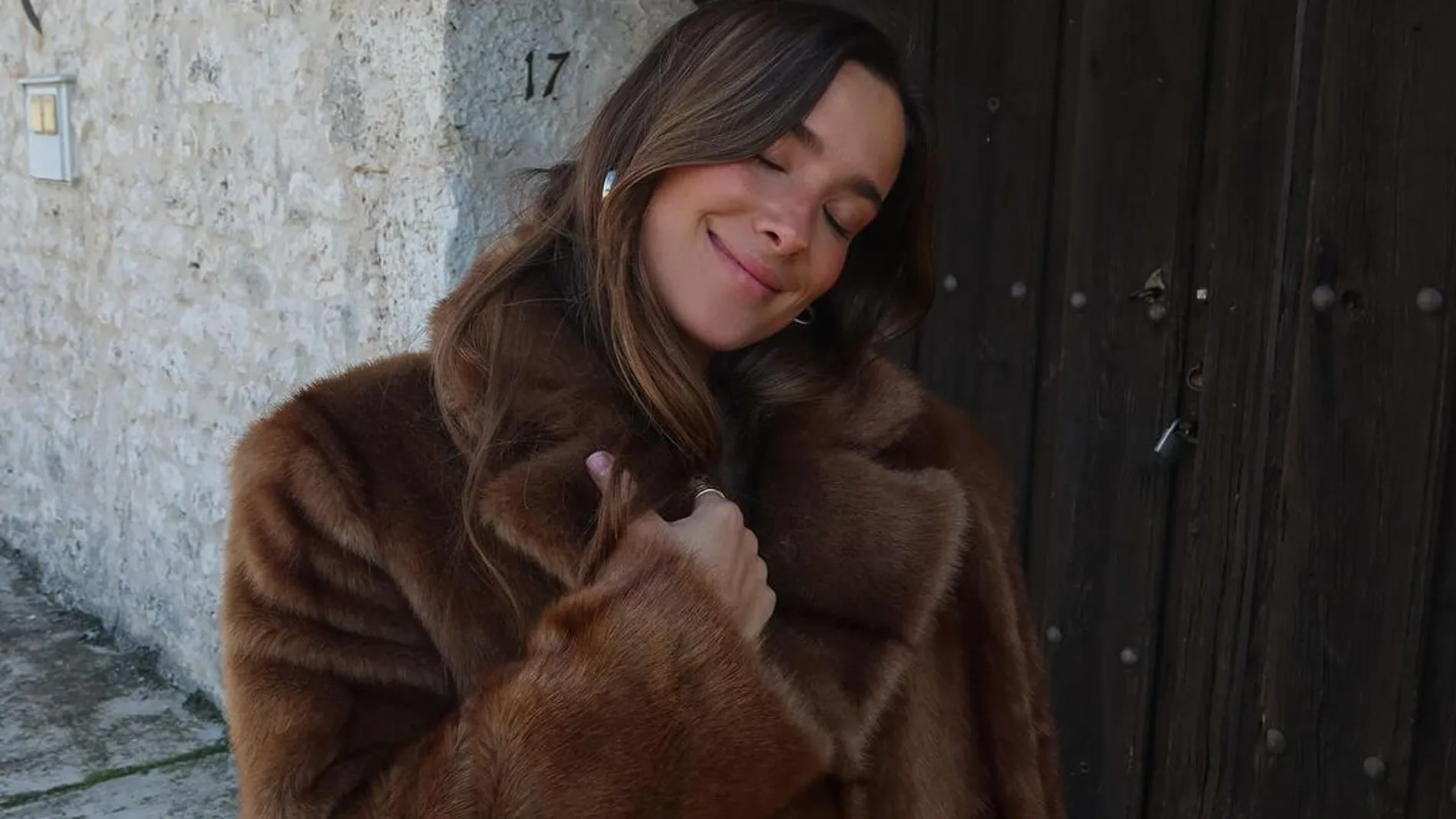 María Pombo con abrigo de pelo.