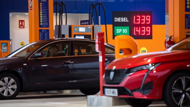 Imagen de gasolinera de bajo coste