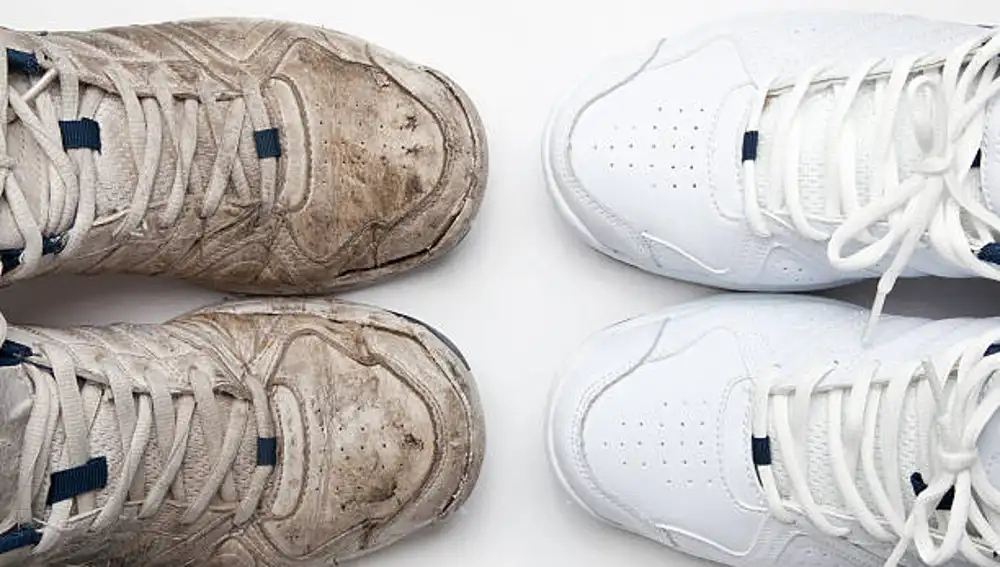 Zapatillas blancas antes y después de la limpieza