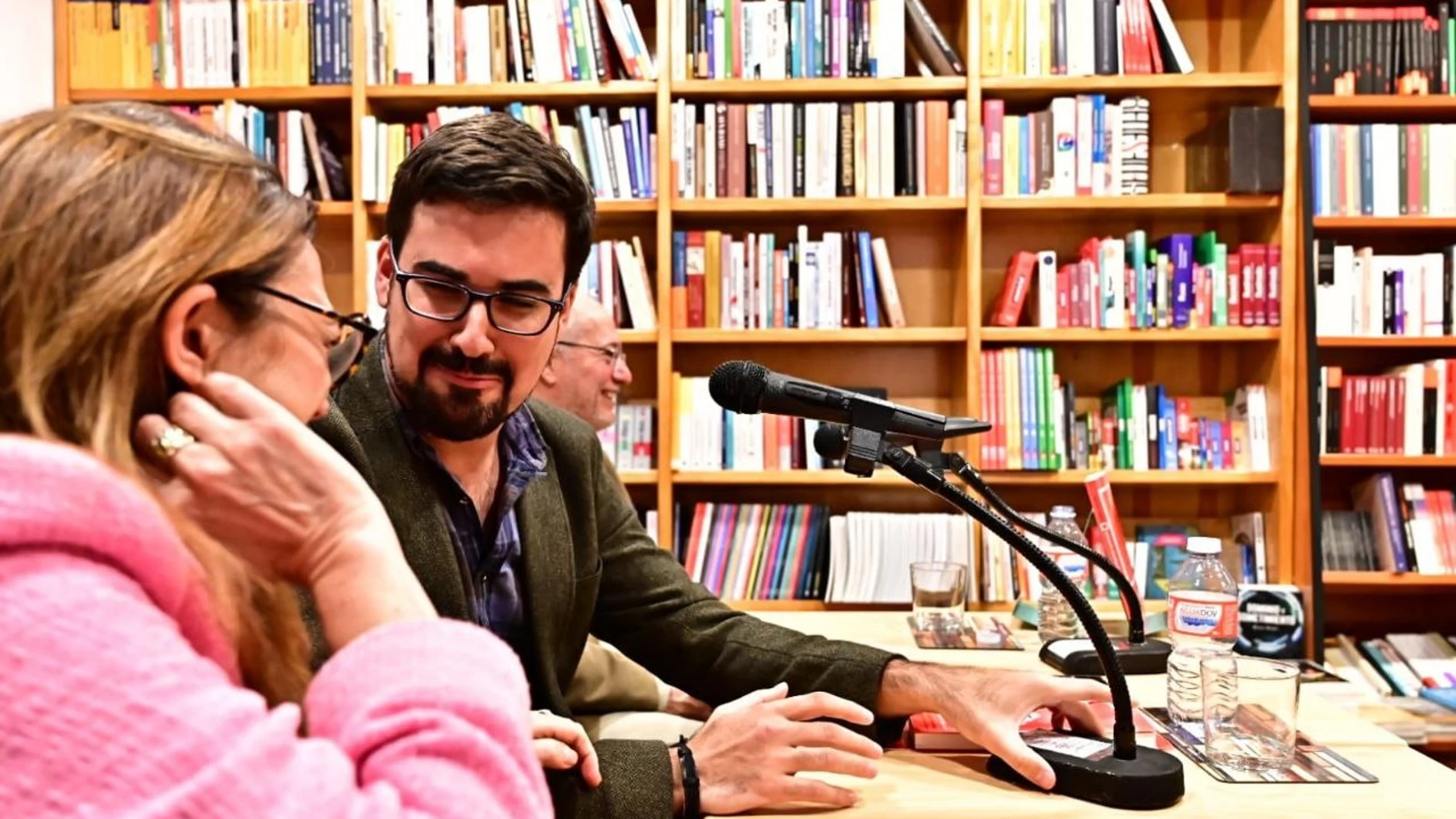 Izquierda Española apela a los descontentos con el PSOE y censura los pactos de Sánchez por "degradar la igualdad"