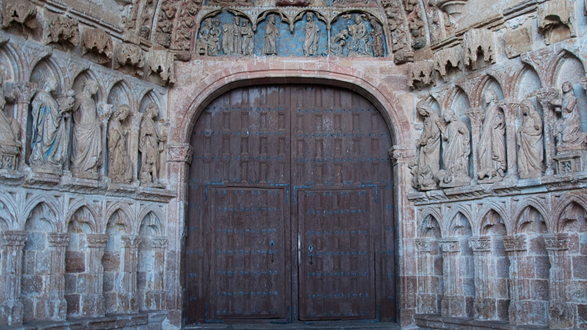 Impresionante pórtico de la Iglesia de La Hiniesta