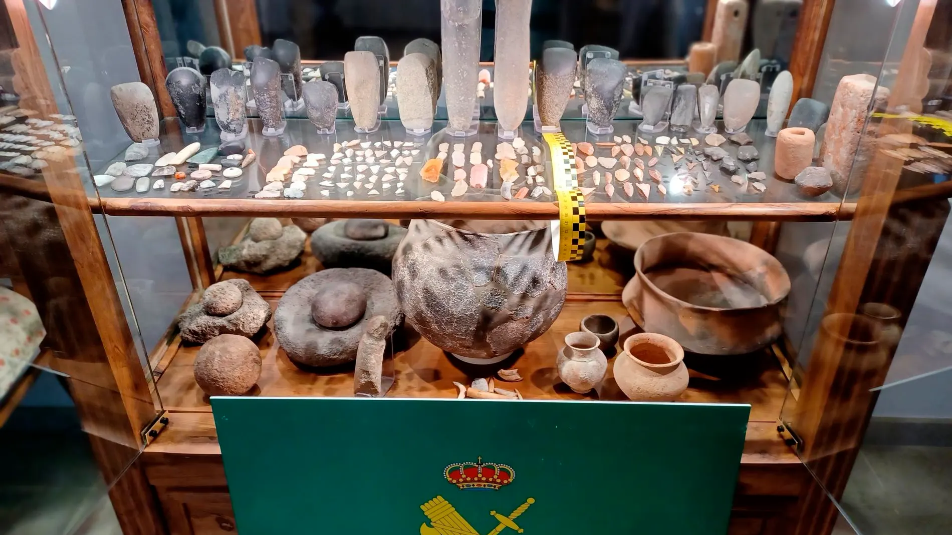 Vitrina con algunas de las piezas