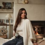 Sara Carbonero con look de lo más cómodo y acogedor.