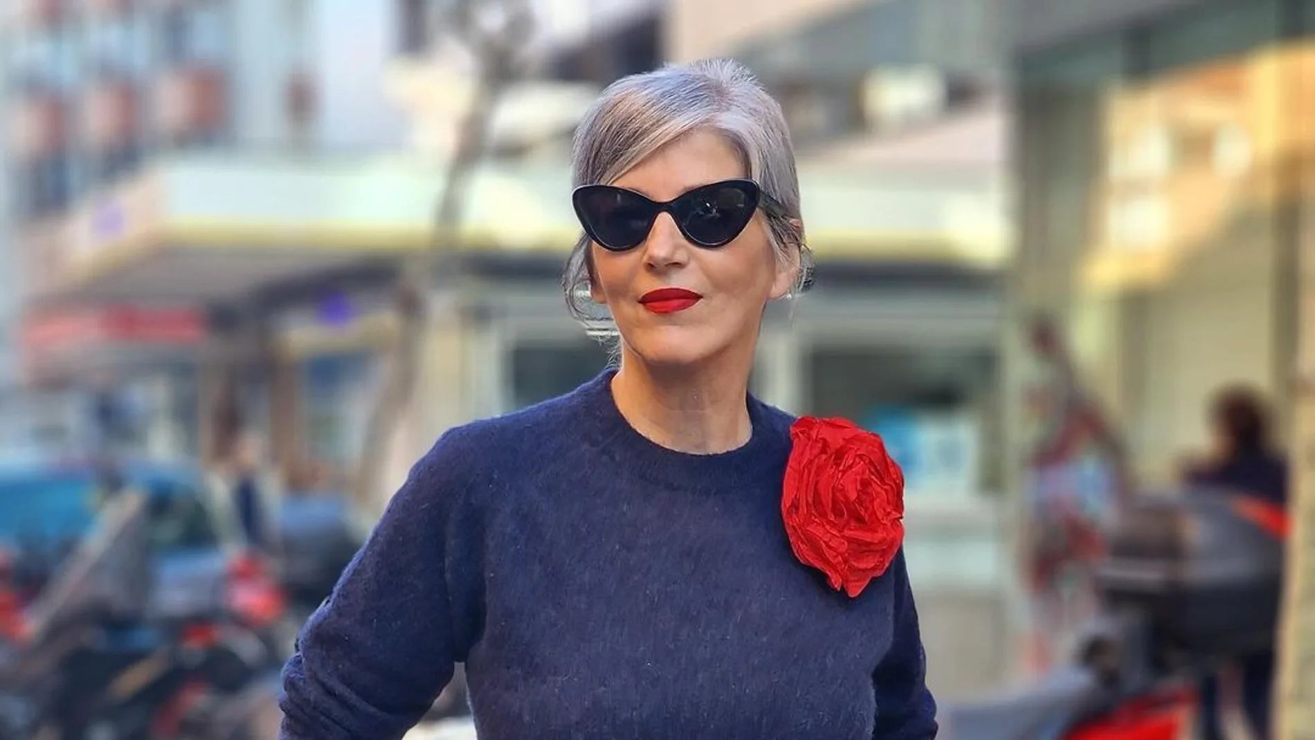 Carmen Gimeno con medias rojas.
