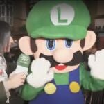 La reportera de 'Andalucía Directo' que "confunde" a Luigi con Juan y Medio en la cabalgata de Cádiz