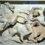 Sarcófago de Alejandro elaborado en piedra a finales del siglo IV a.C. procedente de la necrópolis real de Ayaa, cerca de Sidón (Líbano)