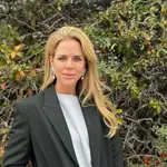 Amelia Bono con el look básico más estiloso.