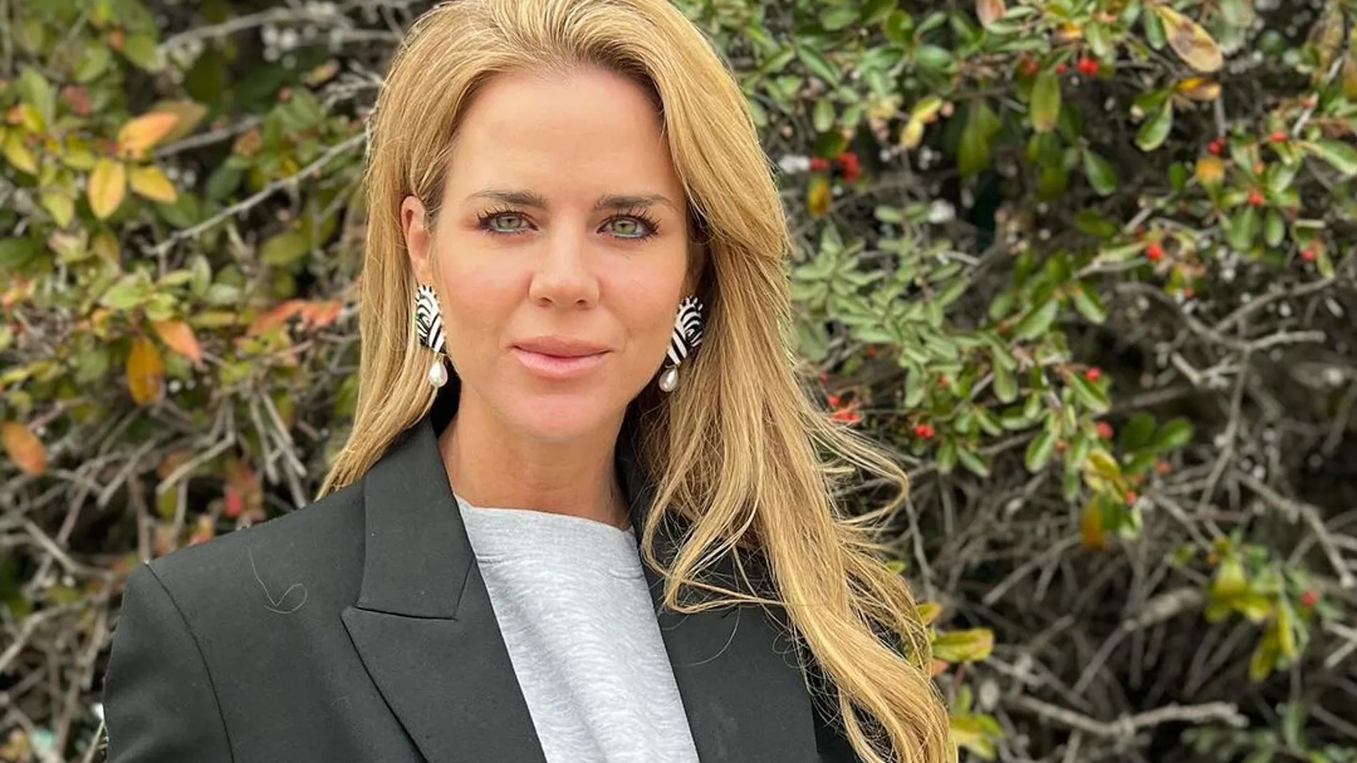 Amelia Bono con el look básico más estiloso.