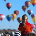 Un globo aerostático no tiene timón ni volante, pero se puede pilotar