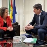 La consejera de Salud, Catalina García, reunida con Juan Marín