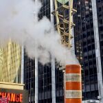 Encontrar humo y vapor por las calles de Nueva York es muy común y mucha gente se sorprende de este efecto