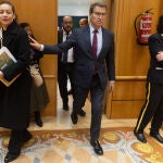 AMP.-Feijóo denuncia "humillación" de Sánchez y pide saber si Cataluña controlará fronteras y podrá rechazar inmigrantes