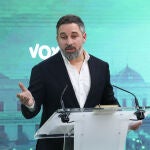 Abascal critica que el Gobierno haya convertido la "sede de la soberanía nacional" en un "mercado persa"