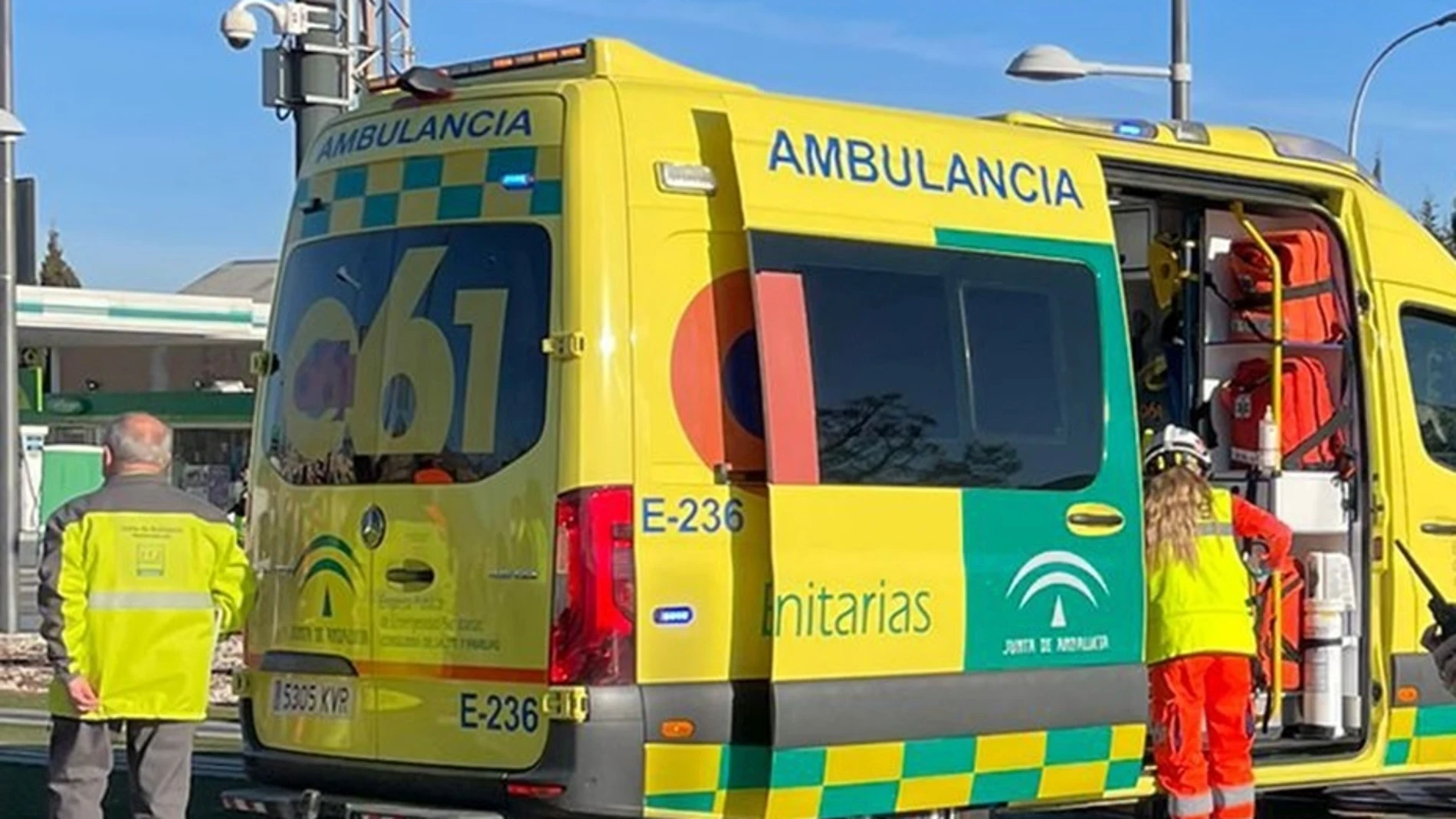 Imagen de archivo de una ambulancia del Centro de Emergencias Sanitarias 061