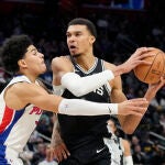 Wembanyama fue imparable para los Pistons