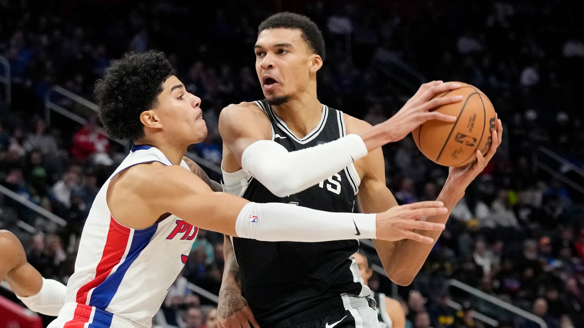 Wembanyama fue imparable para los Pistons
