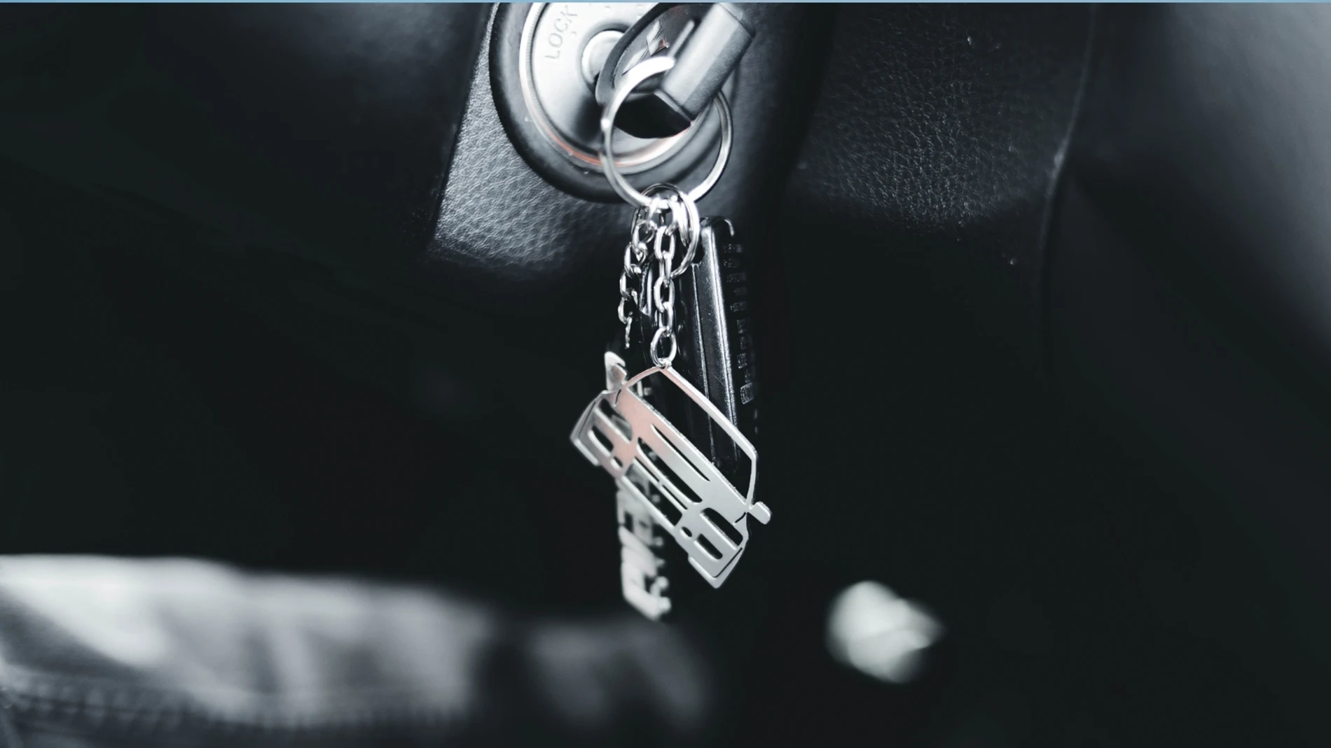 Descubre tres ingeniosos trucos para abrir tu coche cuando te dejas las llaves dentro