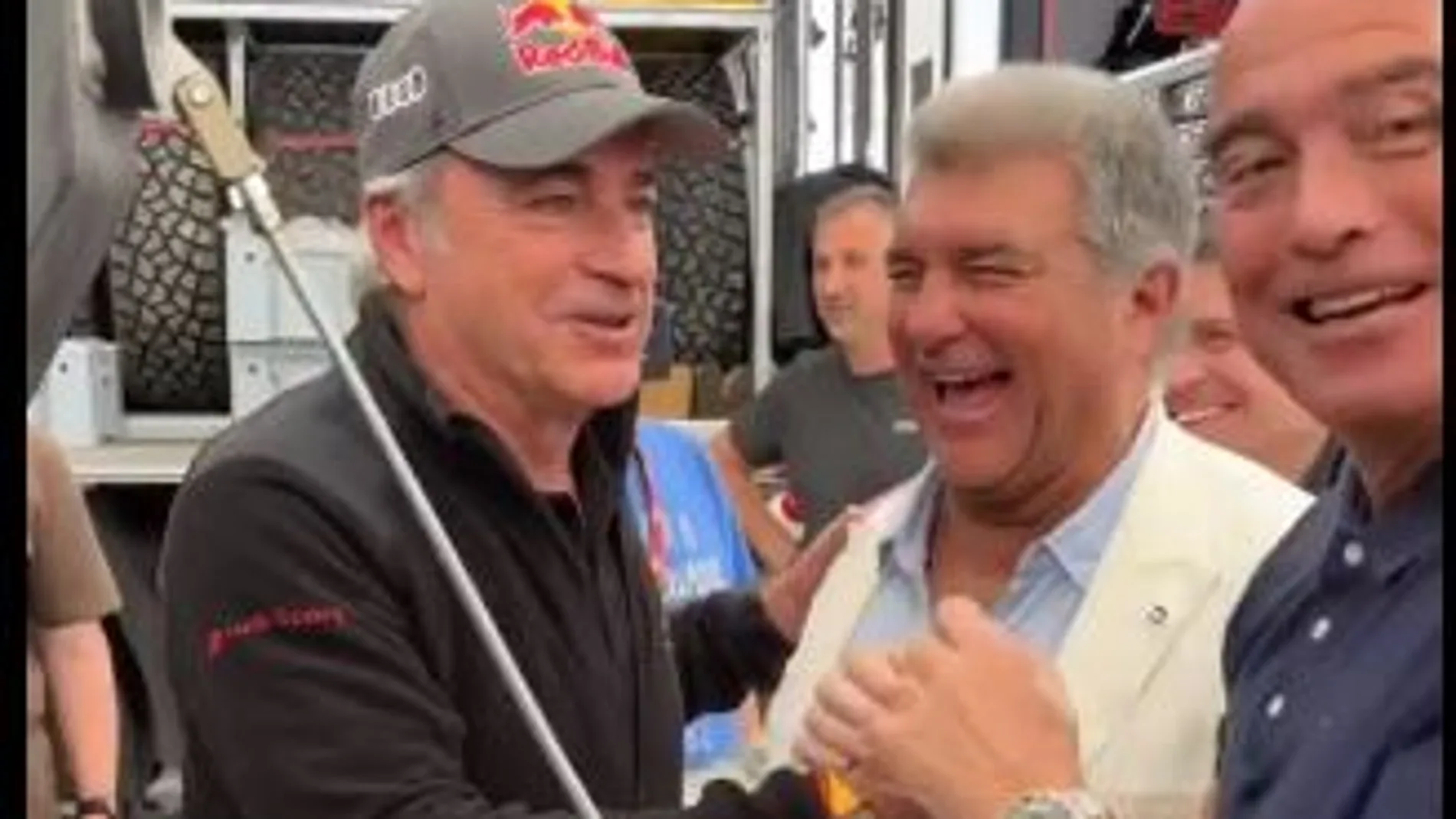 Carlos Sainz con Laporta y Yuste