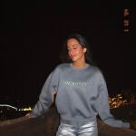 María Fernández-Rubíes con pantalones metalizados