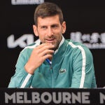 Tenis.- Novak Djokovic: "Me gusta pasar tiempo abrazando árboles, no sé si es la clave del éxito en Australia"