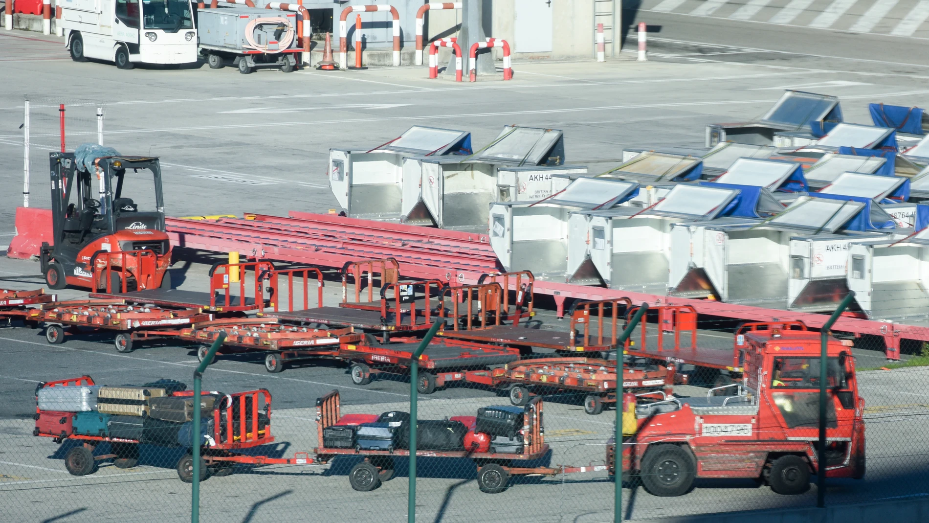 MADRID.-Iberia propone crear una nueva compañía para el handling con bajas voluntarias para 1.727 trabajadores