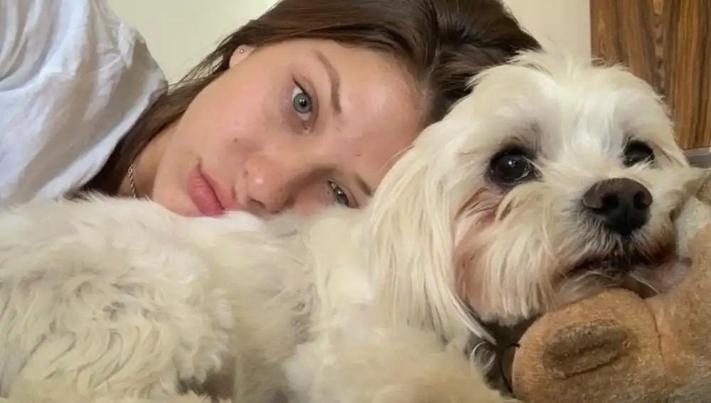 Anita Matamoros con su perro Ringo