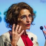 La vicepresidenta primera del Gobierno y ministra de Hacienda, María Jesús Montero, durante su intervención este viernes en el Encuentro SER.