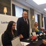 El abogado de la familia de Carlos León Rico, Luis Romero, en rueda de prensa 