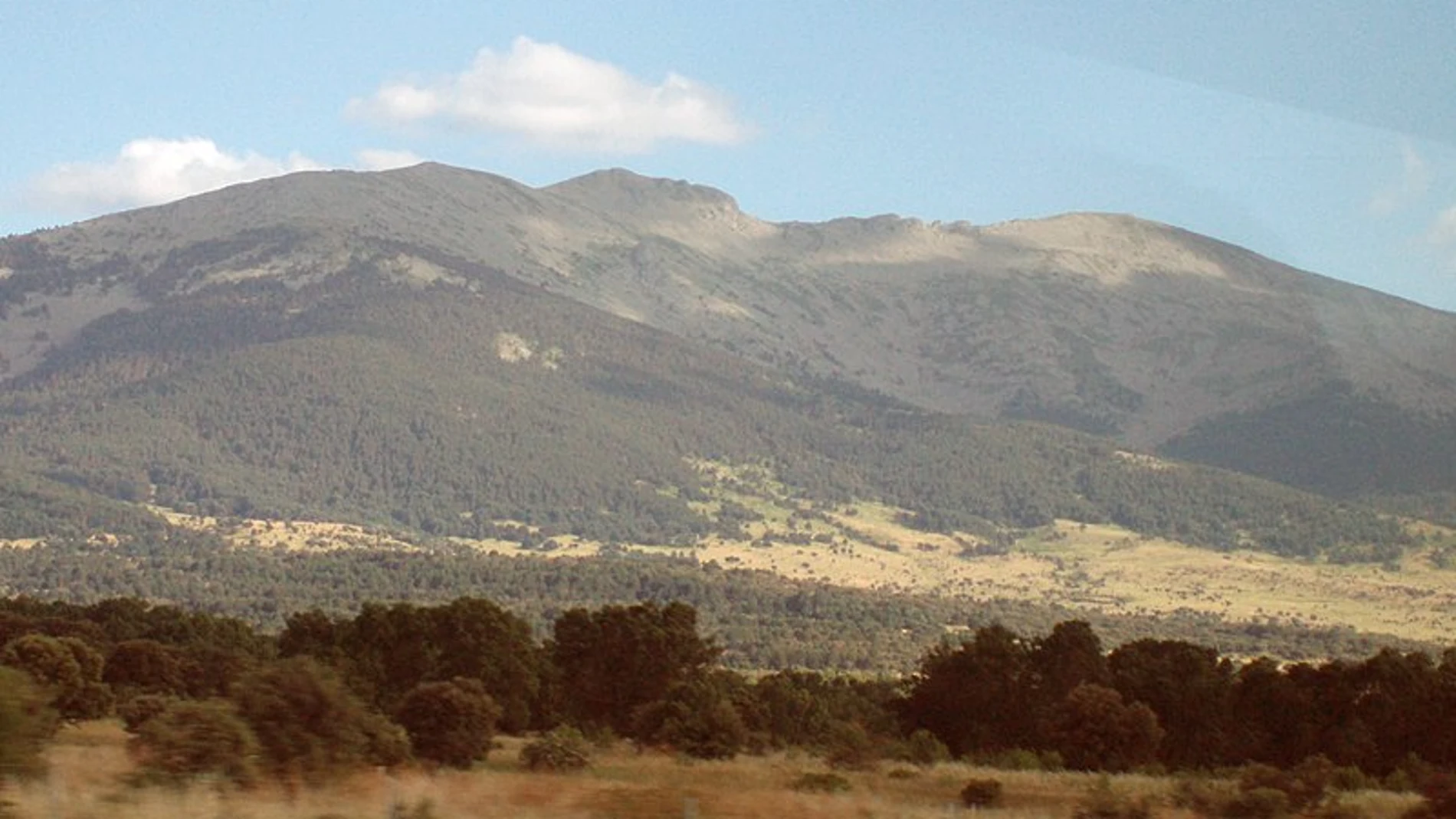 Silueta de una mujer muerta en la sierra de Guadarrama segoviana