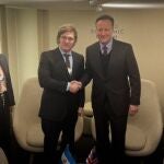 Argentina/R.Unido.- Milei y Cameron se reúnen en Davos, con las Malvinas como "punto en agenda" para futuros contactos