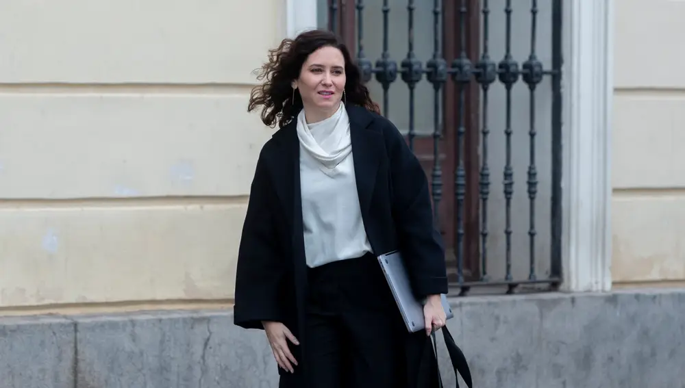 Ayuso preside la reunión del Consejo de Gobierno en Alcalá de Henares