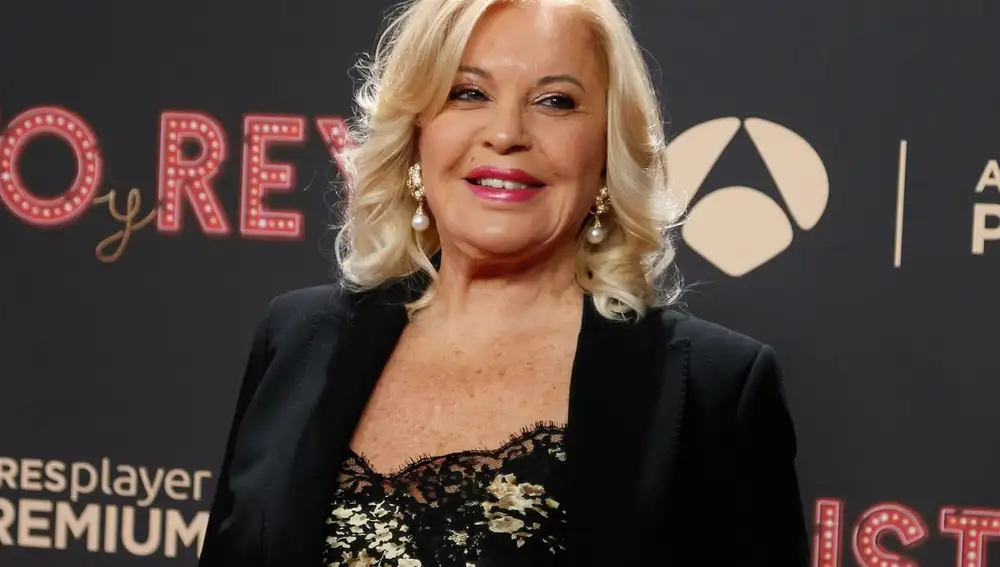 Bárbara Rey, exultante, reaparece en el cumpleaños de Eduardo Navarrete al ritmo de 'Marionetas de cartón'