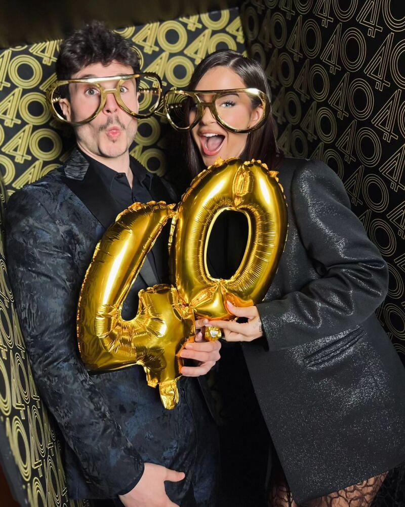 Laura Escanes y Miki Nuñez en la celebración de TV3.