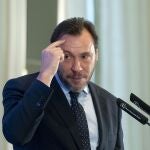 El ministro de Transportes y Movilidad Sostenible, Óscar Puente, interviene durante un desayuno informativo de Fórum Europa, en el Hotel Mandarin Oriental Ritz, a 18 de enero de 2024, en Madrid (España). 18 ENERO 2024;OSCAR PUENTE;EUROPA PRESS;DESAYUNO;DESAYUNO INFORMATIVO Alberto Ortega / Europa Press 18/01/2024