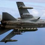 Un avió de combate alemán cargado con misiles Taurus
