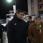 Pedro Sánchez con abrigo Joma. 
