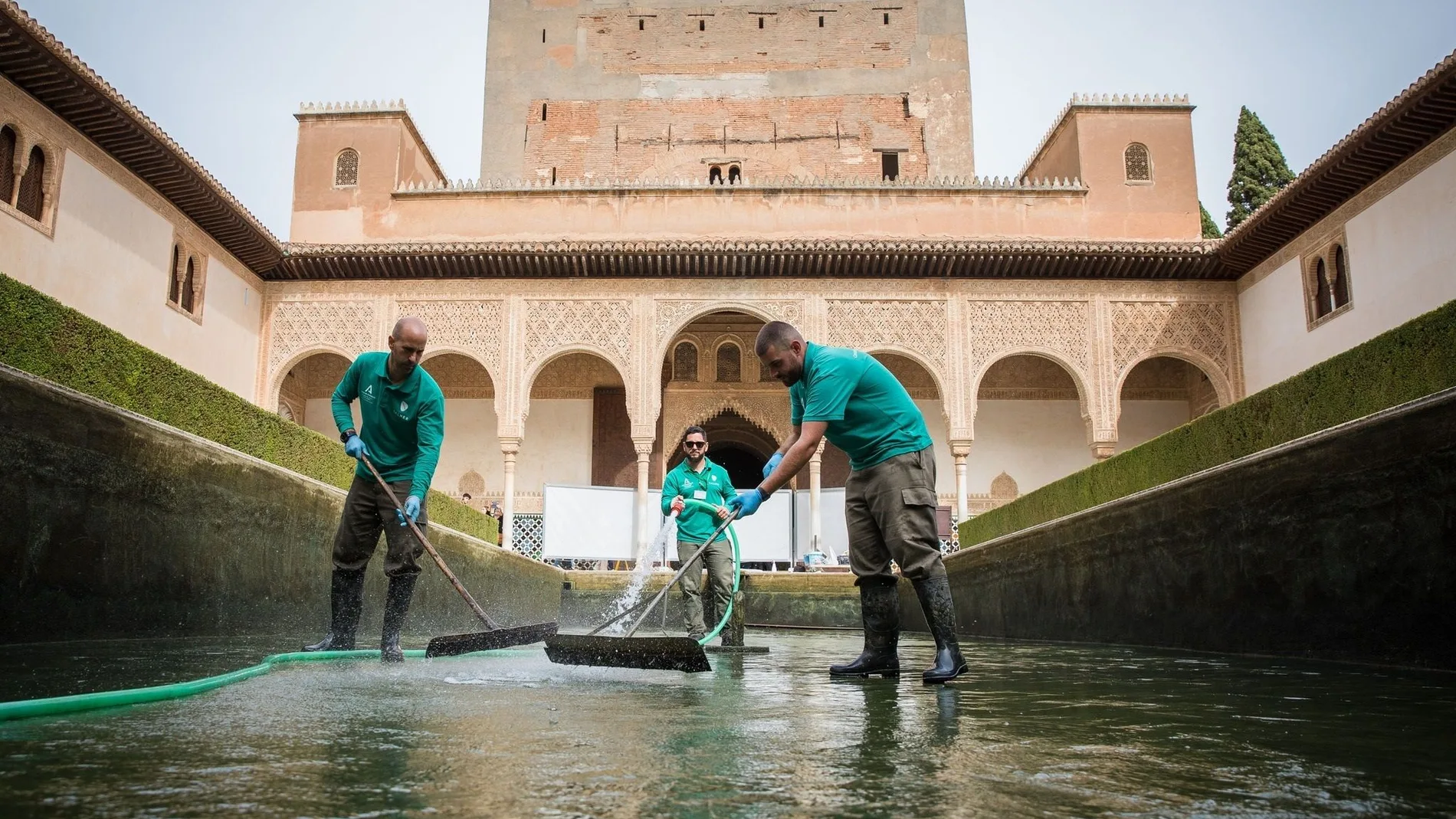 Servicio de limpieza de la Alhambra de Granada