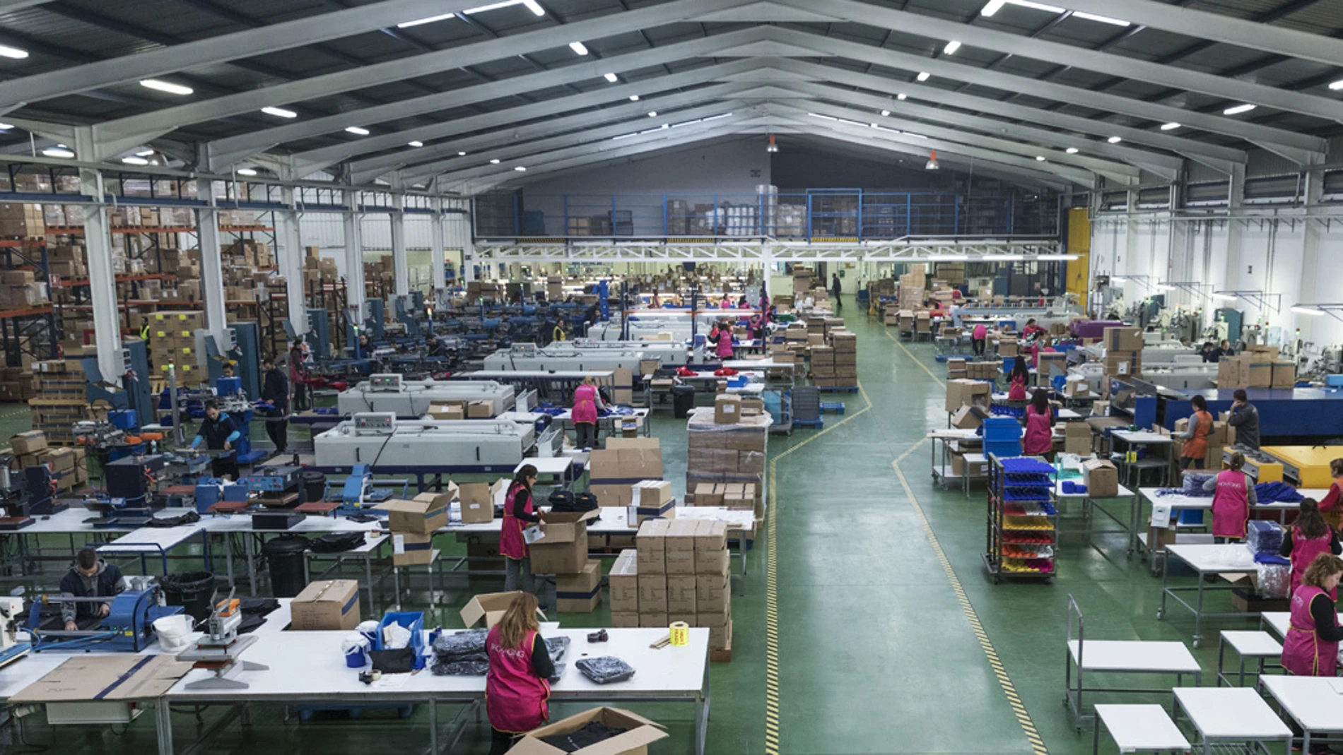Una de las naves industriales de Makito