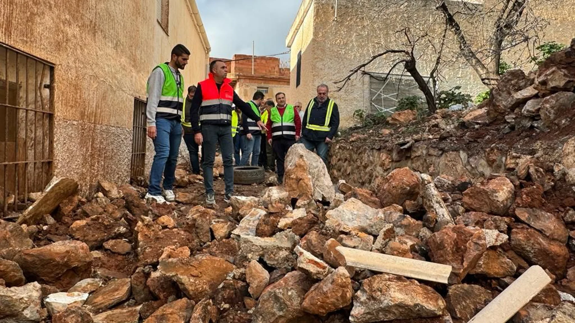 Un desprendimiento causa daños en viviendas de Lújar
