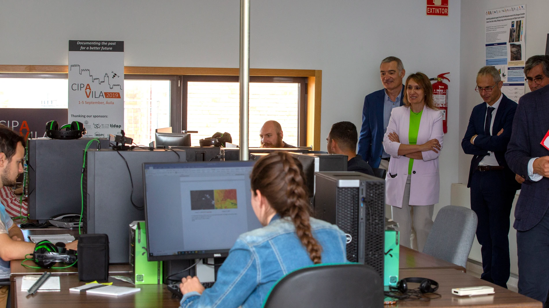 La consejera de Educación, Rocío Lucas, visita un campus universitario