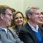 Rueda repudia una manifestación que liga con "bulos" de BNG y PSOE e invita a comer "el mejor pescado del mundo"